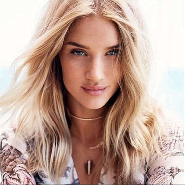 Rosie Huntington Whiteley: 5+1 υπέροχες εμφανίσεις της μέλλουσας μαμάς