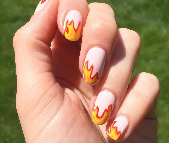 nails on fire: Η φλόγα που έλειπε από τα νύχια σου!