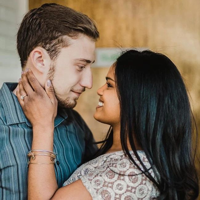 Το ζευγάρι που γνωρίστηκε στο νηπιαγωγείο και παντρεύτηκε 20 χρόνια αργότερα