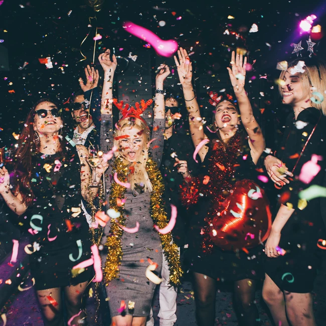 Είναι επίσημο: Αυτή είναι η ηλικία στην οποία είσαι πολύ μεγάλη για clubbing