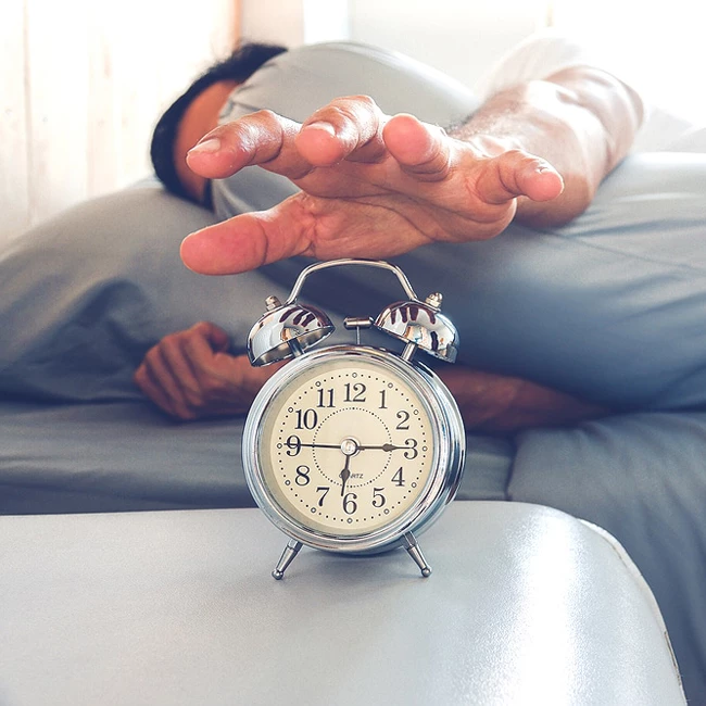 Να γιατί το snooze στο ξυπνητήρι κάνει κακό στην υγεία σου