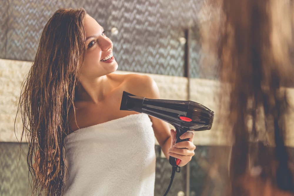 Τα 5 μυστικά να στεγνώσεις τα μαλλιά σου εύκολα και γρήγορα χωρίς πιστολάκι!