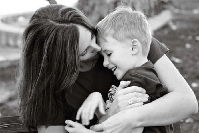 Πώς μια μητέρα μπορεί να «βλάψει» τον γιο της από αγάπη