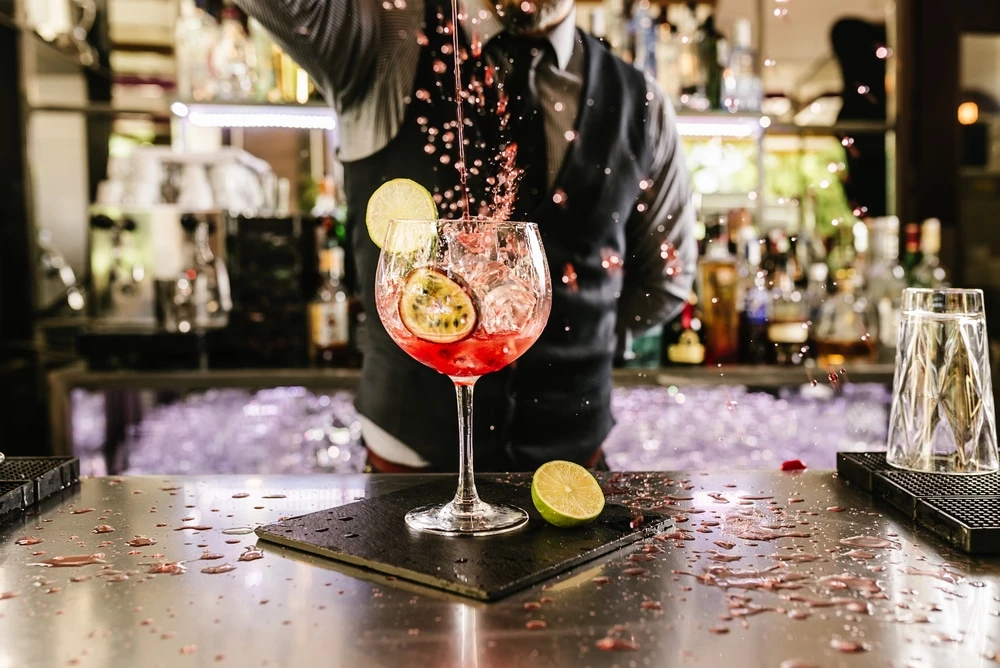 Τι λέει για σένα το αγαπημένο σου cocktail σύμφωνα με τους bartenders