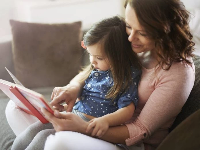 10 βιβλία για γονείς που θα μας βοηθήσουν στο μεγάλωμα των παιδιών