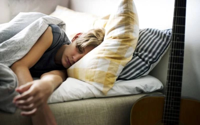 Εφηβική αϋπνία: σιωπηλή επανάσταση, συναισθηματική ανησυχία ή ορμονικό θέμα;