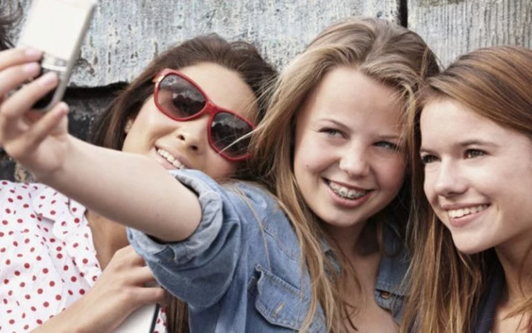 Πού ζουν οι πιο ευτυχισμένοι έφηβοι του κόσμου