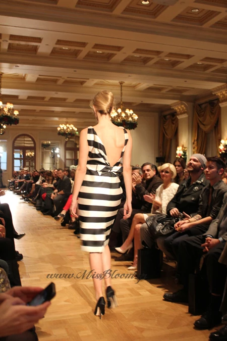 Vassilis Zoulias Άνοιξη/ Καλοκαίρι 2013: Βρεθήκαμε στην επετειακή επίδειξη μόδας του αγαπημένου μας σχεδιαστή