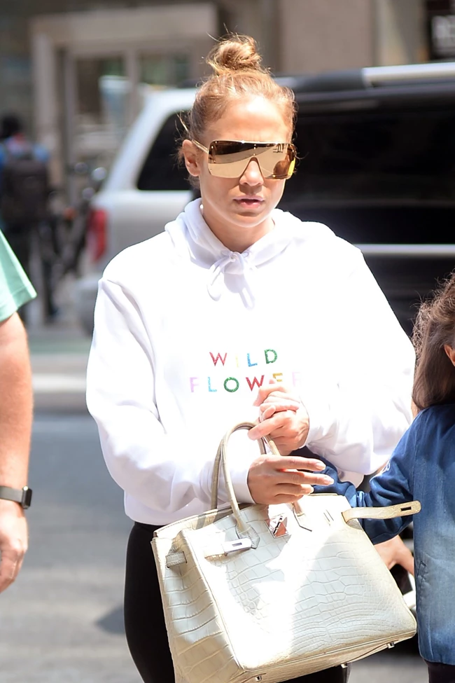 Jennifer Lopez takes her daugther out shopping this morning in New York City