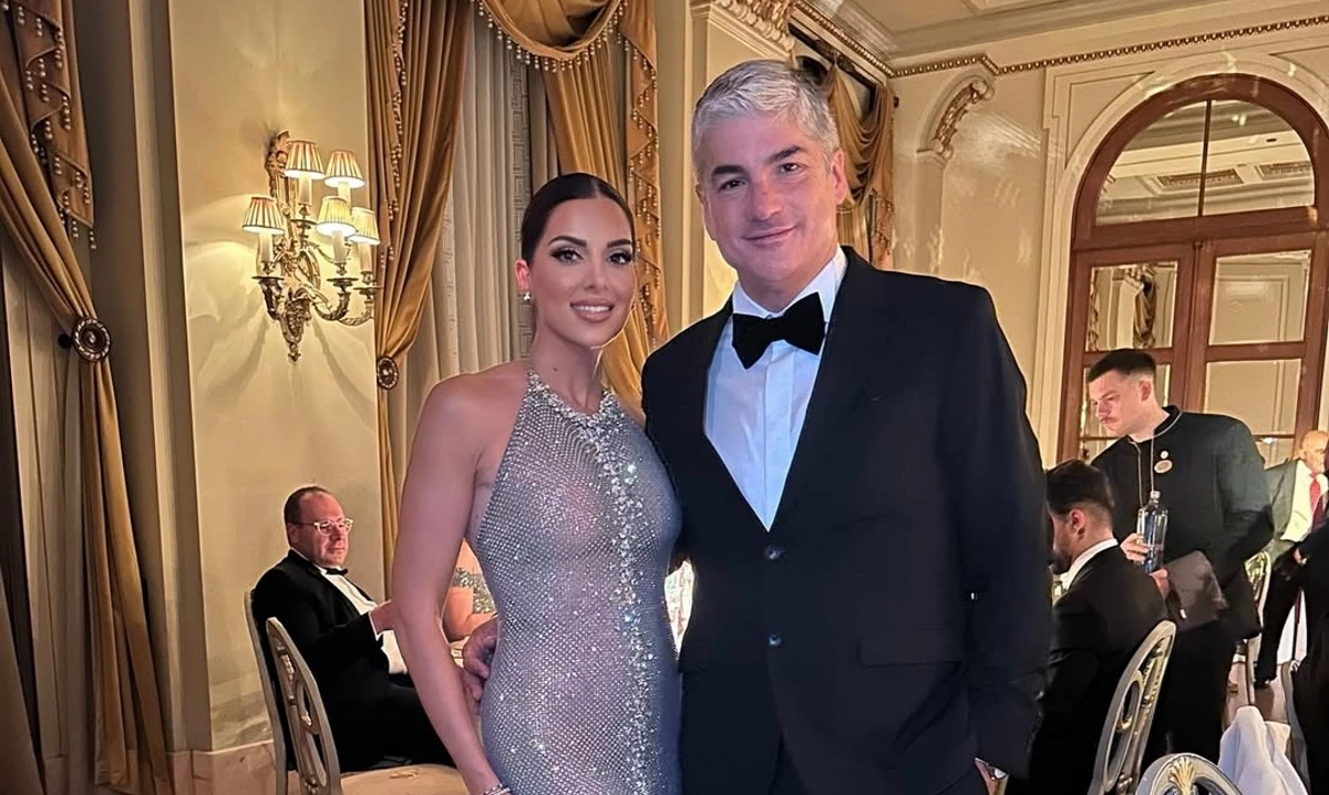 Σταματίνα Τσιμτσιλή | Η σπάνια οικογενειακή φωτογραφία με τον Θέμη Σοφό και τα τρία τους παιδιά