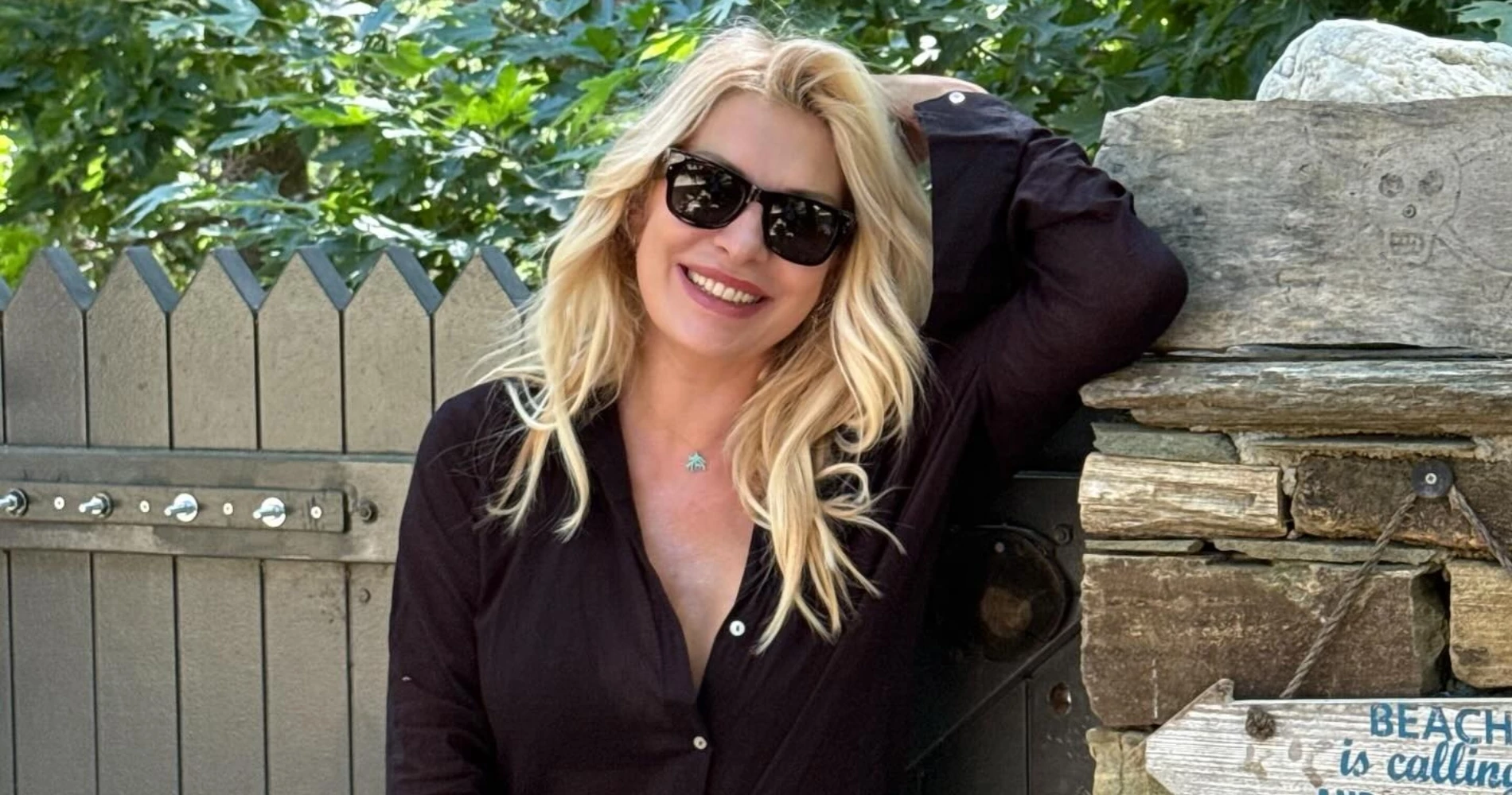 Made in Greece | Η Ελένη Μενεγάκη με το ιδανικό εμπριμέ μπικίνι για γυναίκες με μεγάλο στήθος