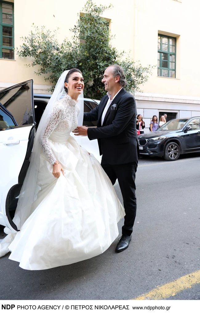 Just Married | Η Άννα Πρέλεβιτς παντρεύτηκε τον Νικήτα Νομικό φορώντας το πιο κομψό νυφικό