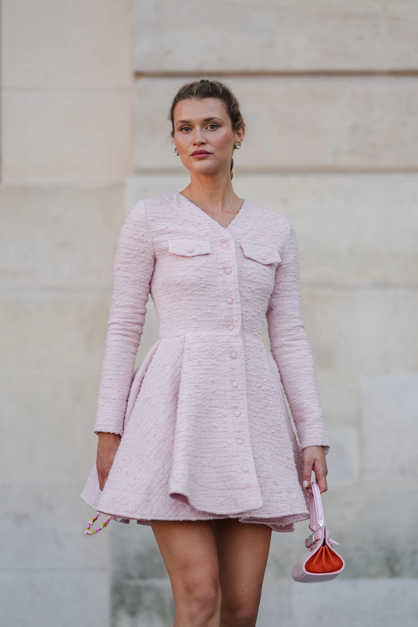 Powder Pink | Πώς θα φορέσεις με στιλ την πιο girly απόχρωση της άνοιξης