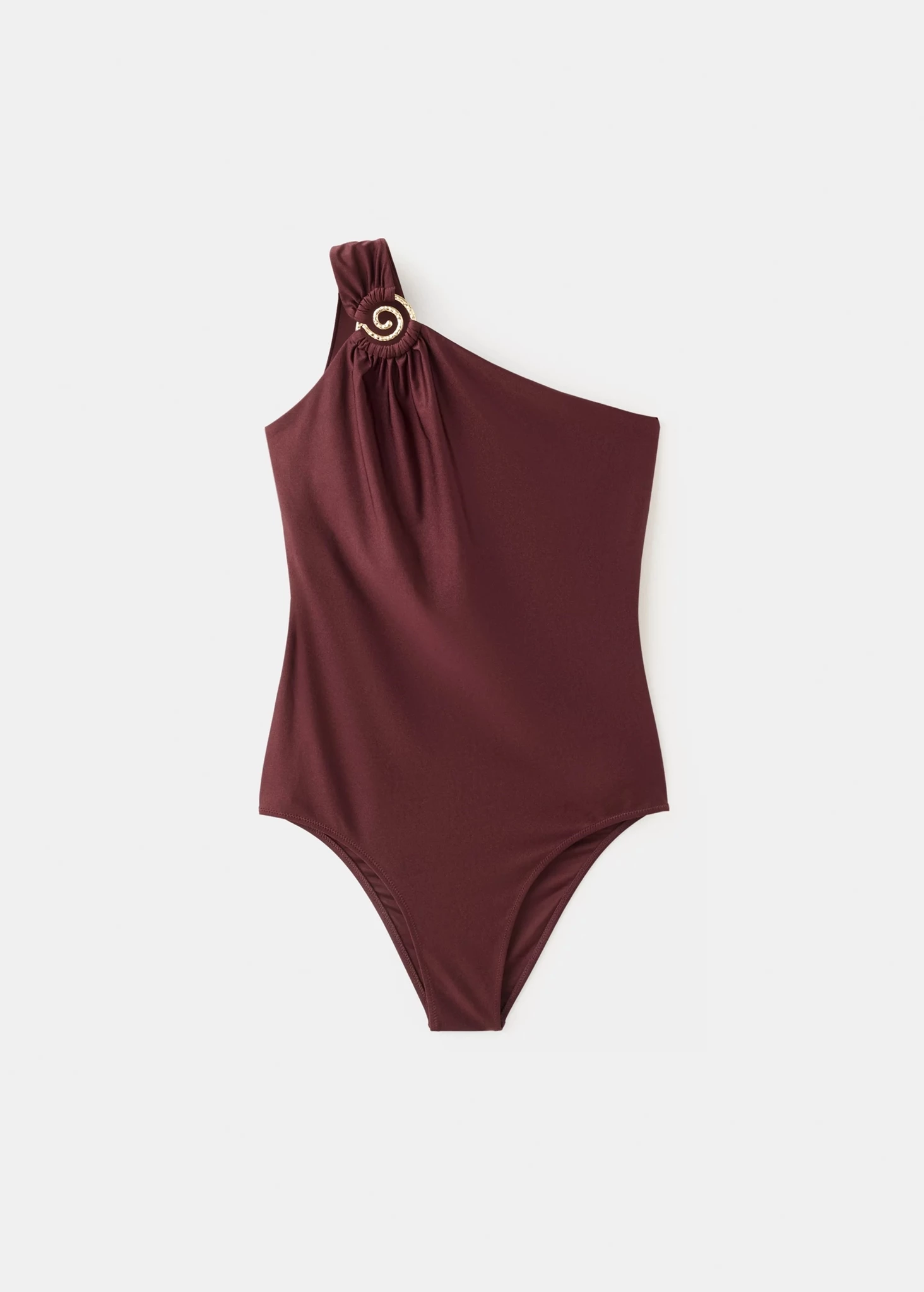 Το plus size μαγιό με έναν ώμο από Mango που είναι κολακευτικό αλλά και άνετο