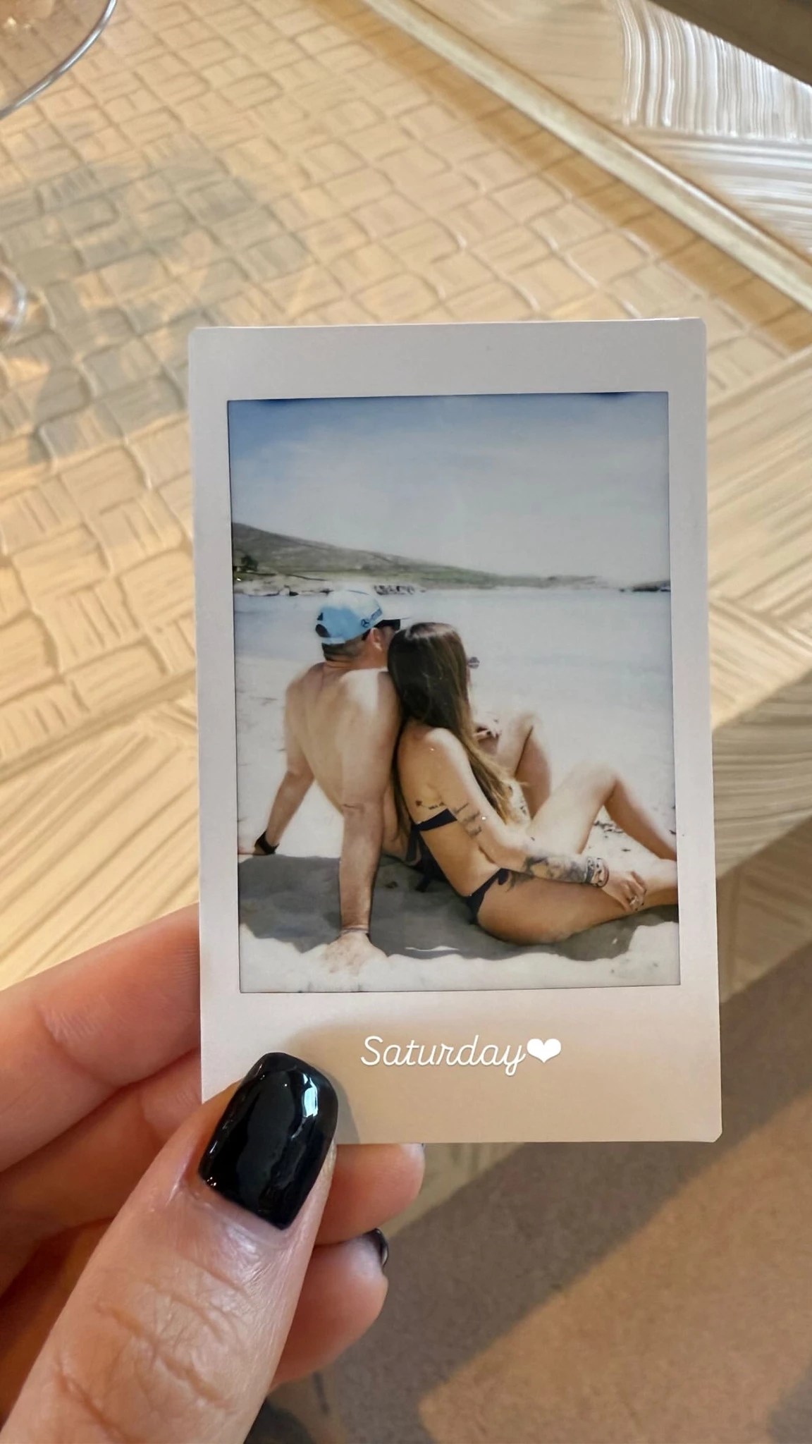 Εριέττα Κούρκουλου Λάτση | Η πιο τρυφερή φωτογραφία αγκαλιά με τον σύζυγό της από το φετινό Πάσχα