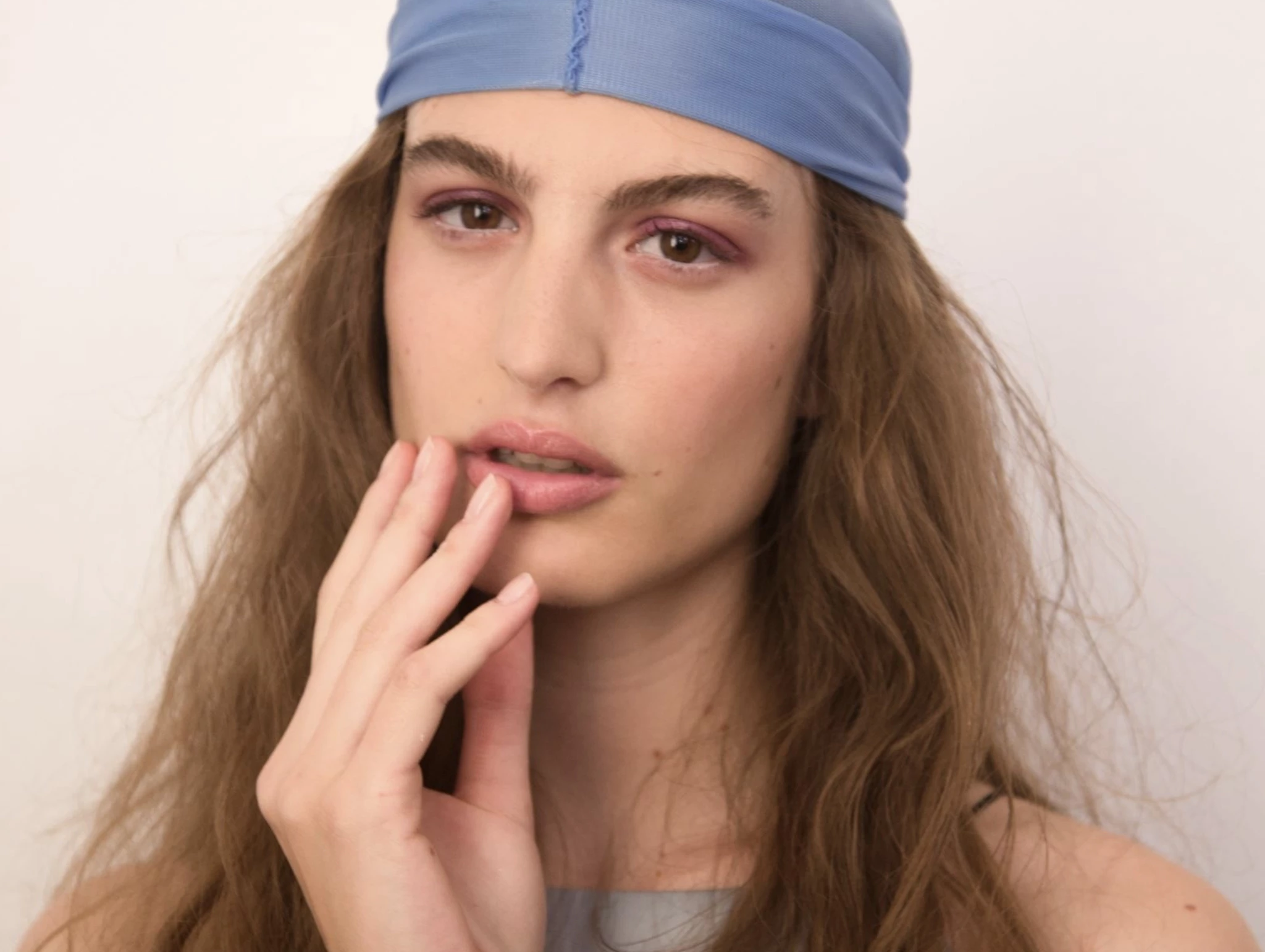 3 κρέμες φαρμακείου που εξαφανίζουν τις ρυτίδες από λαιμό και ντεκολτέ