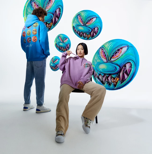 Kenny Scharf x Pull&Bear | Η limited edition συλλογή που αποτελεί φόρο τιμής στα έργα του καλλιτέχνη