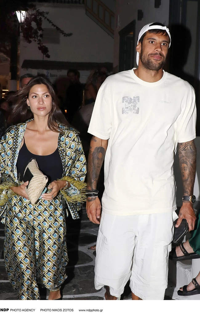 Ο Γιώργος Πρίντεζης σε μία σπάνια δημόσια εμφάνιση με την πανέμορφη σύζυγό του, Στέλλα Κωστοπούλου