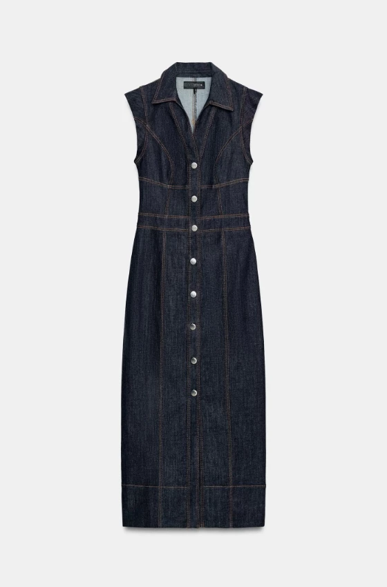 To πολυτελές denim φόρεμα από τη Zara που θα φοράς συνέχεια το φθινόπωρο