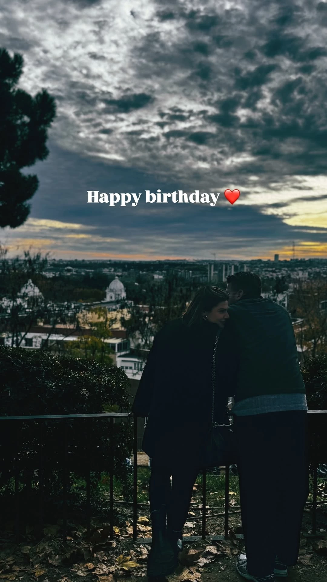 Δανάη Μπάρκα | Η πρώτη φωτογραφία με τον νέο της σύντροφο και το μήνυμα όλο νόημα για τα φετινά Χριστούγεννα