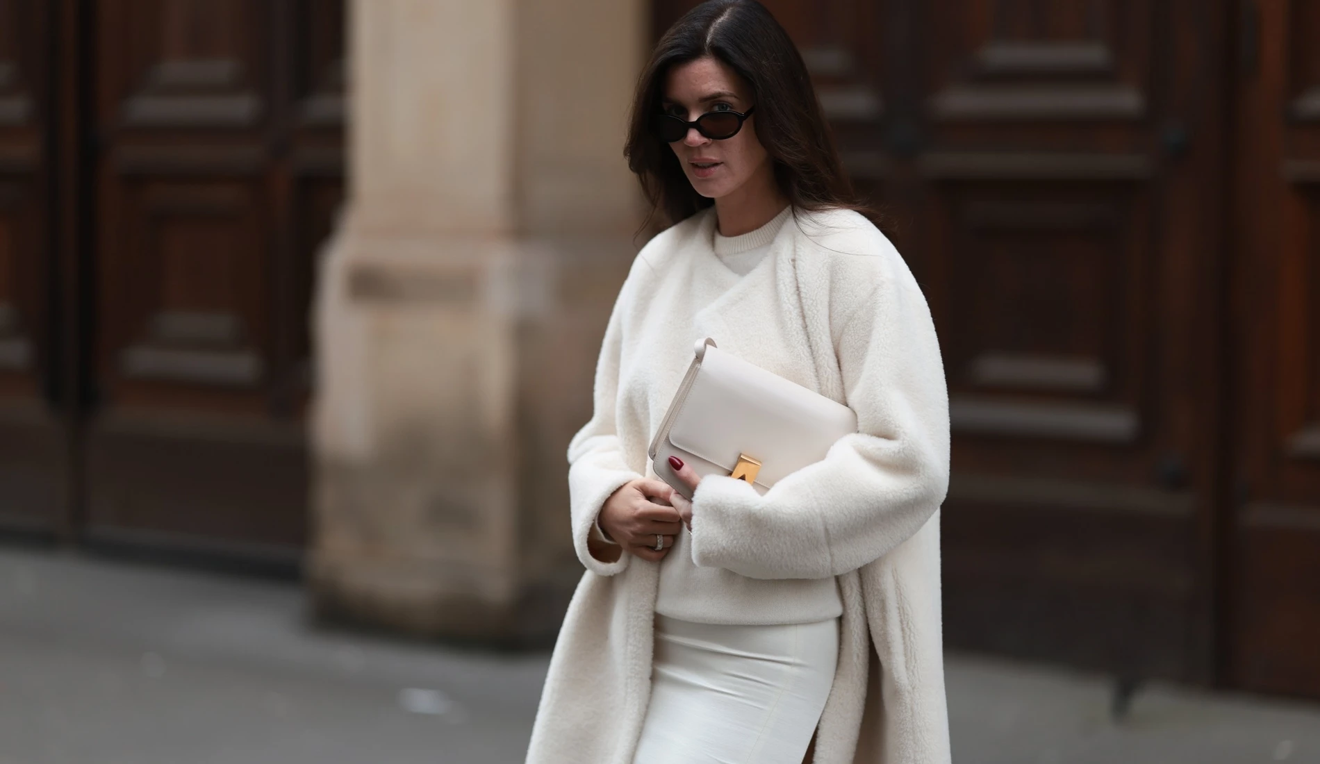 5 λευκά πλεκτά από την Pink Woman για τις χειμερινές εμφανίσεις σου