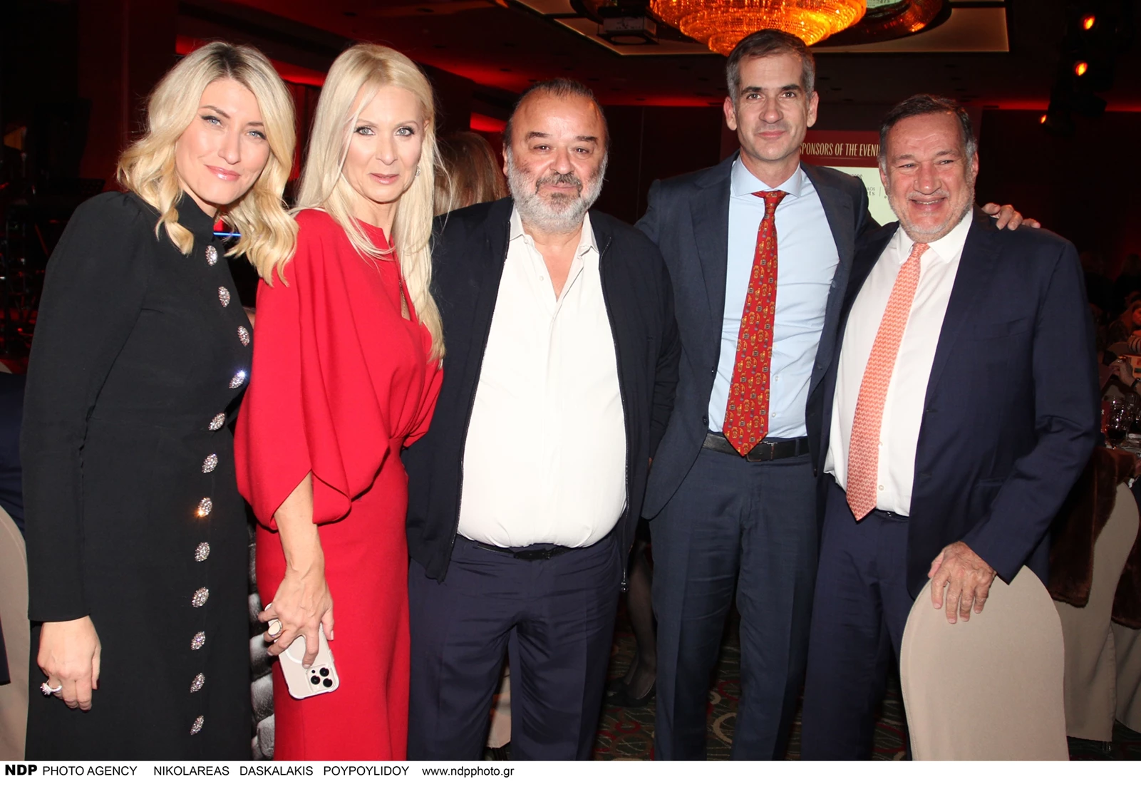 Σία Κοσιώνη και Κώστας Μπακογιάννης στο χριστουγεννιάτικο δείπνο της Καλλιπάτειρας