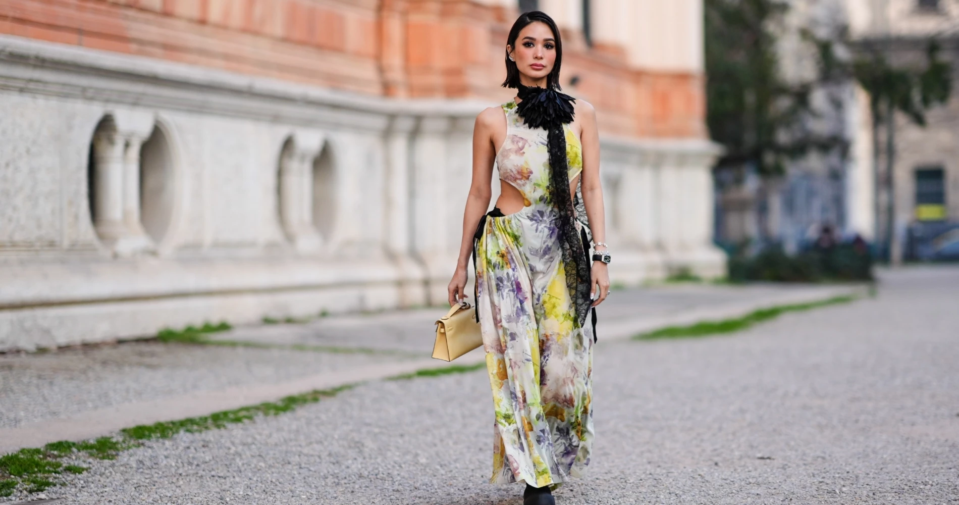 6 girly floral φορέματα με λιγότερα από 40 ευρώ για να ανανεώσεις τη συλλογή σου