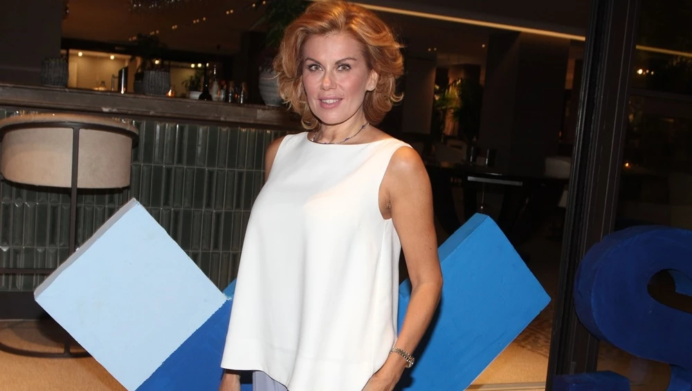 Ευγενία Μανωλίδου | Στην έκθεση του πρώην συζύγου της μαζί με τα παιδιά τους, Αλέξανδρο και Θεοδώρα