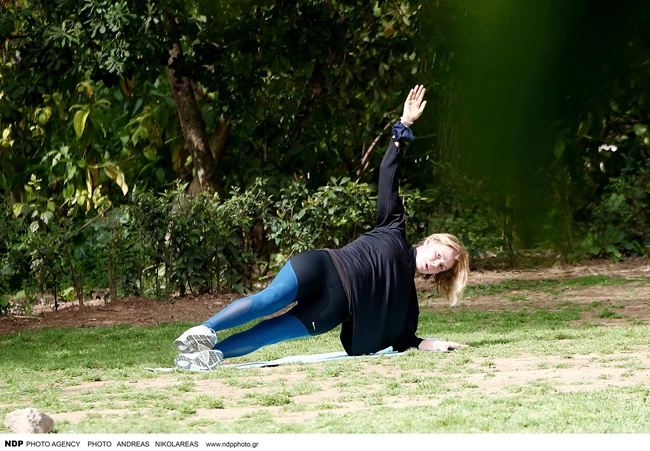 Τζένη Μπαλατσινού | Σε άψογη φόρμα 4 μήνες μετά τη γέννα - Η γυμναστική που ακολουθεί