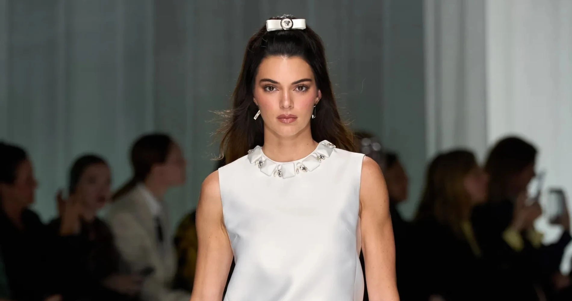 Η Βάσια Κωσταρά υιοθέτησε το πιο διάσημο color trend, ακολουθώντας το αγαπημένο styling tip των fashionistas