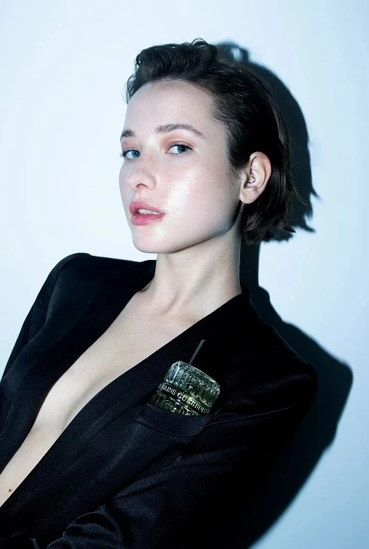 H Ros Georgiou υπογράφει την καμπάνια της Lime & Teal