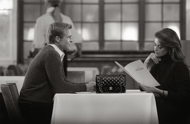 Η Penélope Cruz και ο Brad Pitt πρωταγωνιστούν στη νέα καμπάνια της Chanel για την iconic τσάντα της