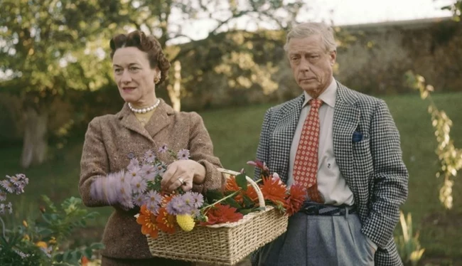 Όταν η βασίλισσα Ελισάβετ σνόμπαρε δημόσια τον θείο της - Οι σκοτεινές πτυχές του βασιλιά που αρνήθηκε το θρόνο του