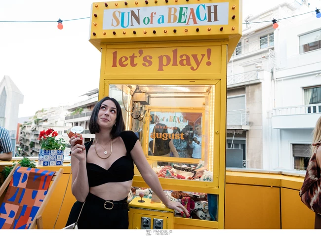 Το brand "Sun of A Beach" παρουσίασε τη συλλογή "August" για το Καλοκαίρι 2023 με ένα super καλοκαιρινό πάρτυ στο κέντρο της Αθήνας