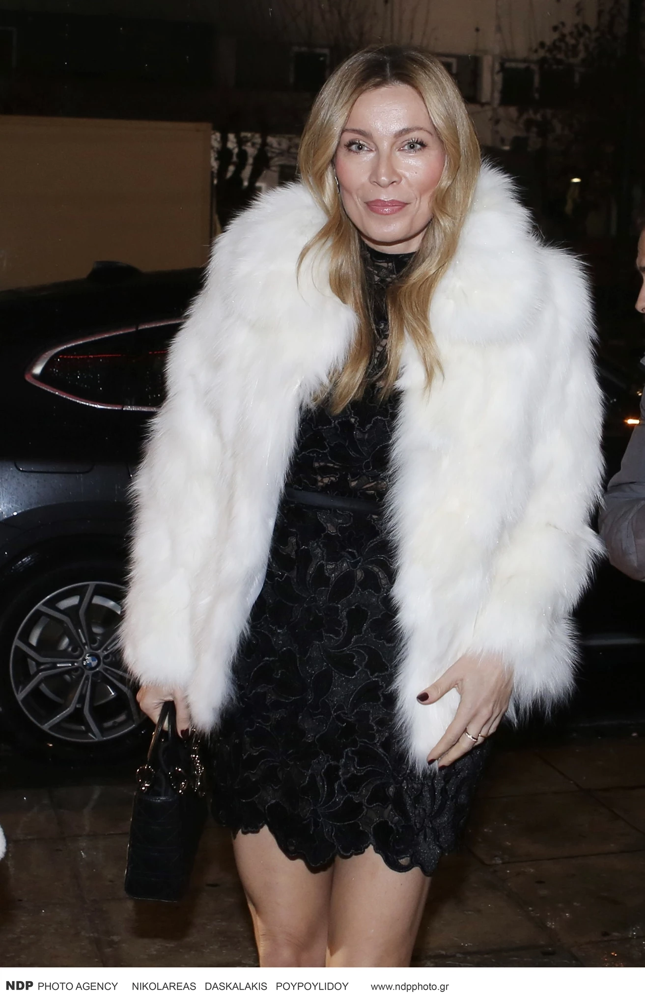 Μαριέττα Χρουσαλά | Η solo κοσμική εμφάνιση με mini black dress