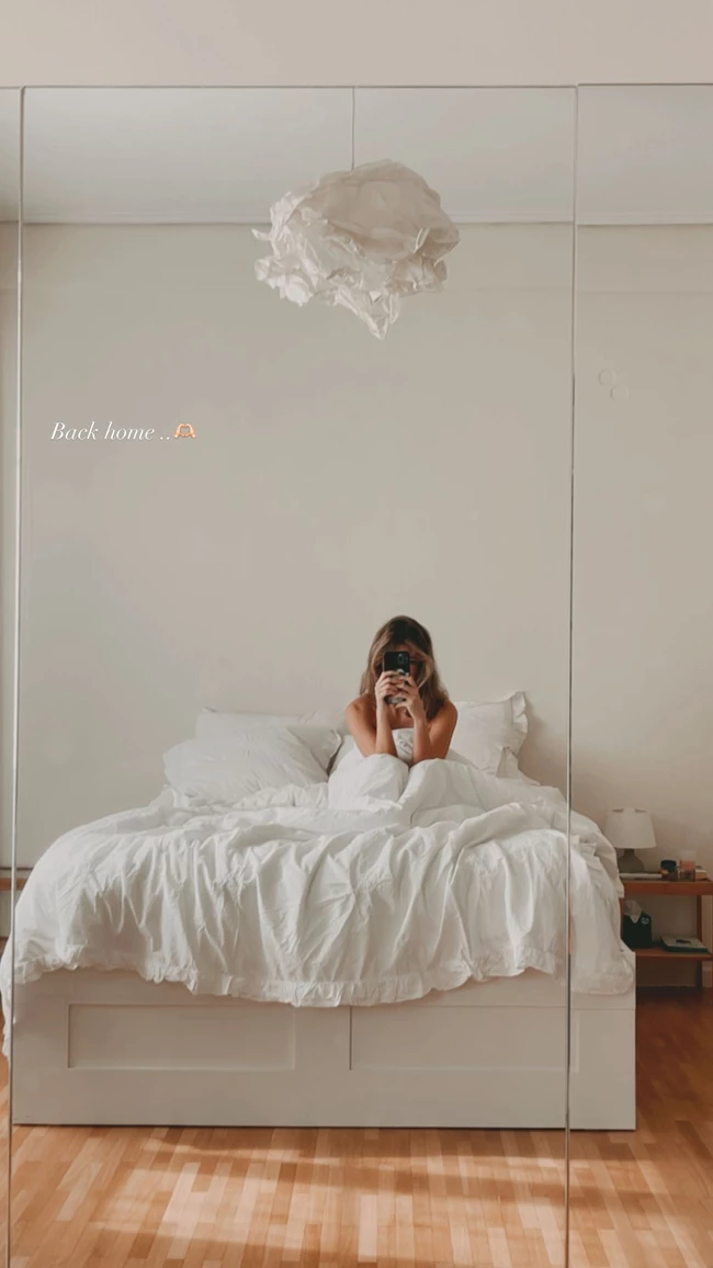 Κλέλια Ανδριολάτου | Αγουροξυπνημένη στο minimal υπνοδωμάτιο της