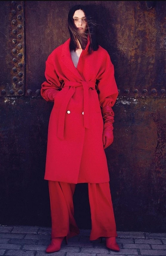 Το παλτό της Φαίης Σκορδά στην πιο hot απόχρωση της σεζόν που θα θες να φορέσεις κι εσύ!