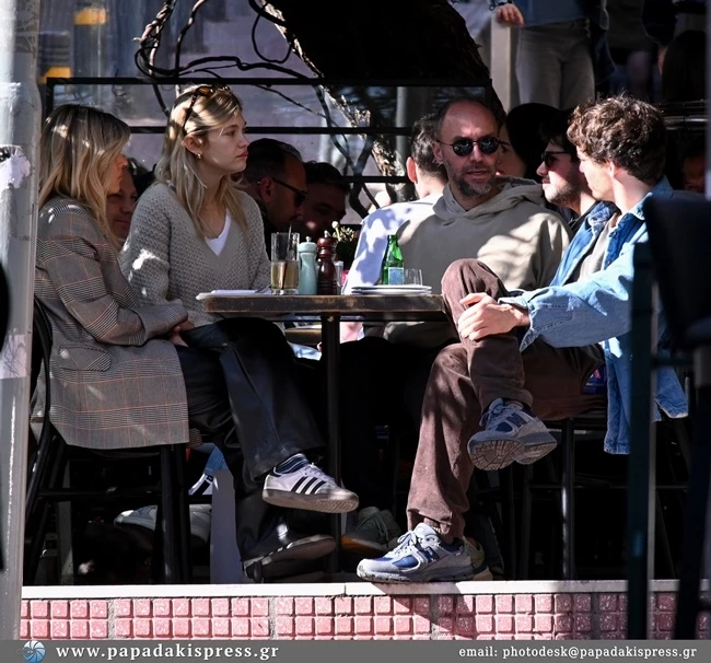 Η Κλέλια Ανδριολάτου για καφέ στο κέντρο της Αθήνας με τον αγαπημένο της