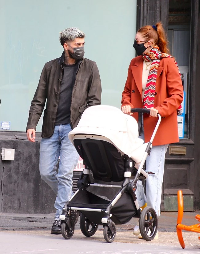 Gigi Hadid – Zayn Malik | Η σπάνια δημόσια εμφάνιση με το μωρό τους