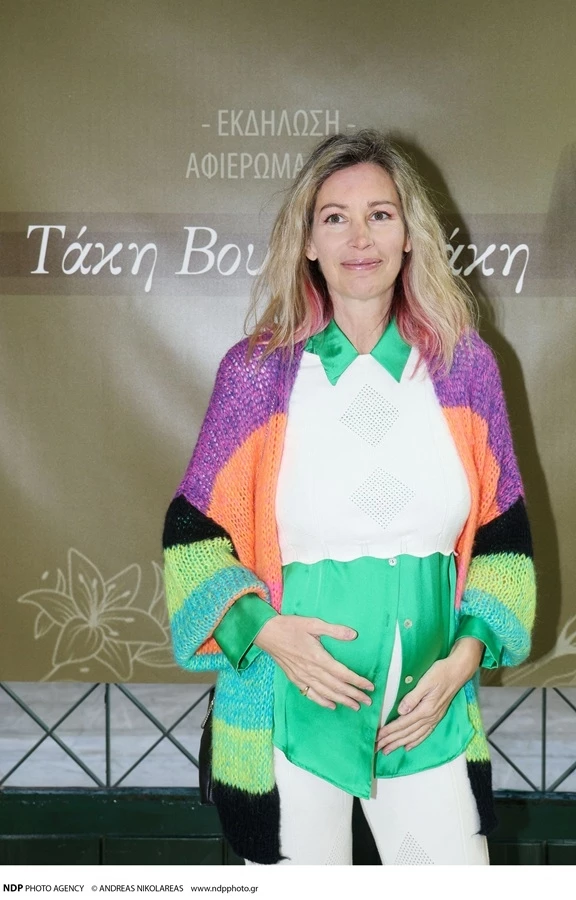 Άριελ Κωνσταντινίδη | Η νεανική πινελιά στα μαλλιά της που την κάνει να δείχνει 10 χρόνια νεότερη