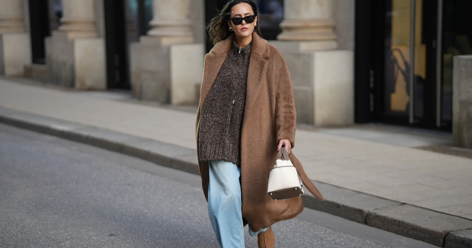 Η γήινη απόχρωση στο μανικιούρ που ταιριάζει με όλα και θα λατρέψεις στο ρεβεγιόν