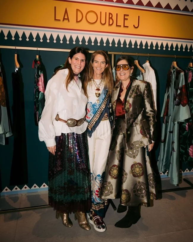 Luisa World x La DoubleJ