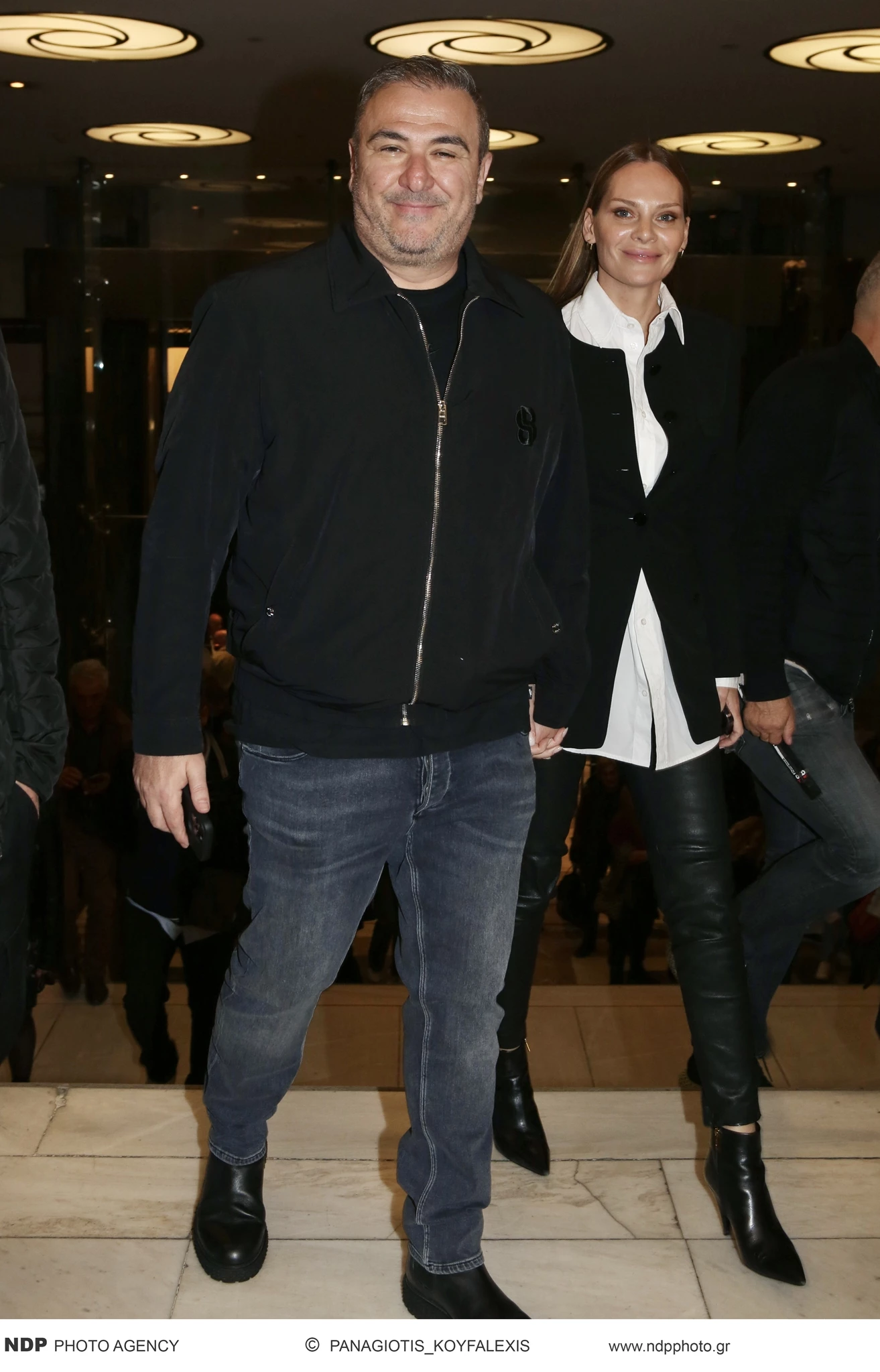 Couple Goals | Ο Αντώνης Ρέμος και η Υβόννη Μπόσνιακ στην πιο πολυσυζητημένη παράσταση της χρονιάς