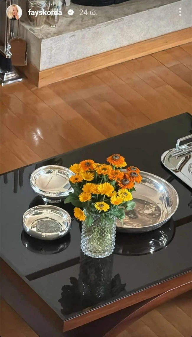 5 βάζα από την IKEA αν λάτρεψες και εσύ το βάζο που έχει στο σαλόνι της η Φαίη Σκορδά