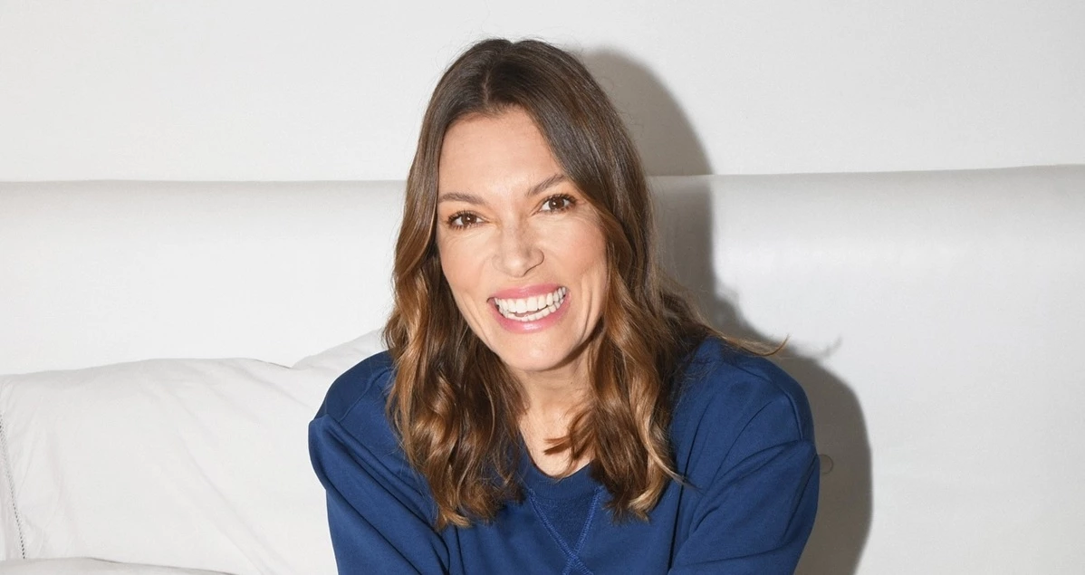 Πανύψηλη και όμορφη σαν τη μαμά της | Η Μπιάνκα Κρασσά σε νέα εμφάνιση με τη Βίκυ Καγιά