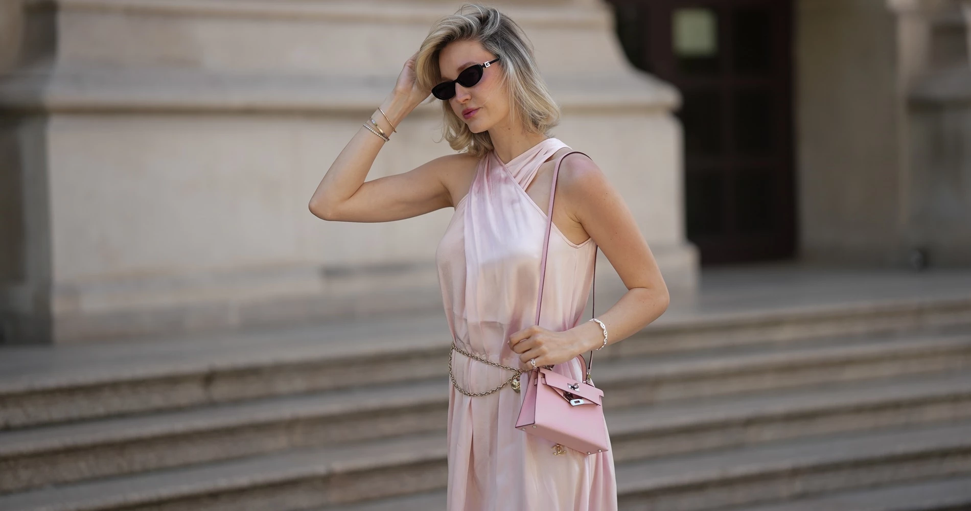 Το αμάνικο τοπ από τη Stradivarius για τις all day εμφανίσεις