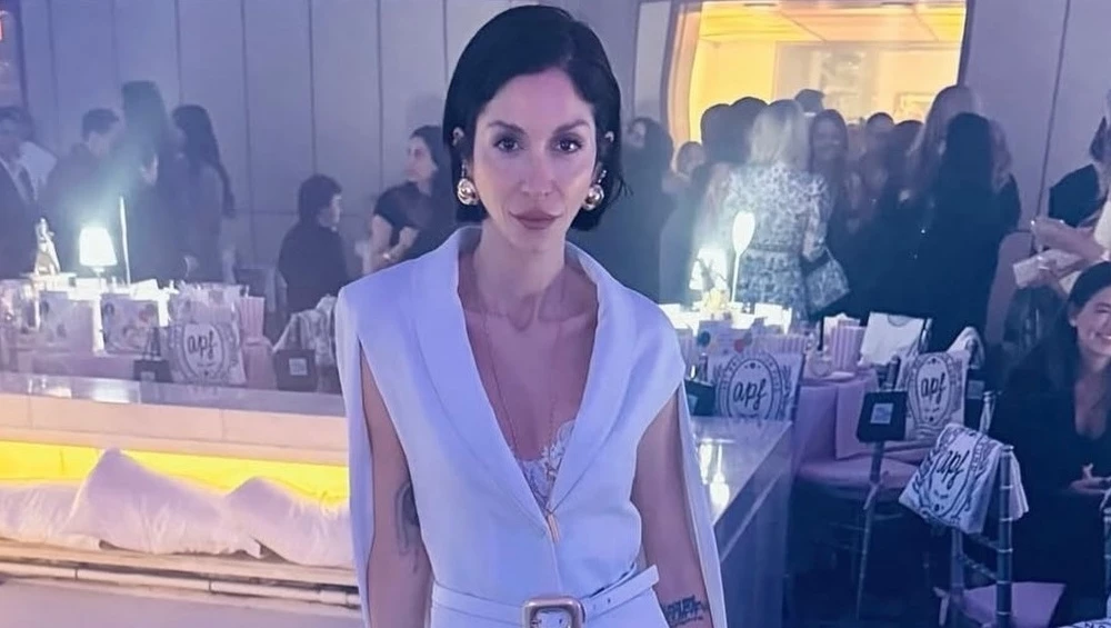 Η Σοφία Καρβέλα κουρεύτηκε | Η ανανέωση στα μαλλιά της