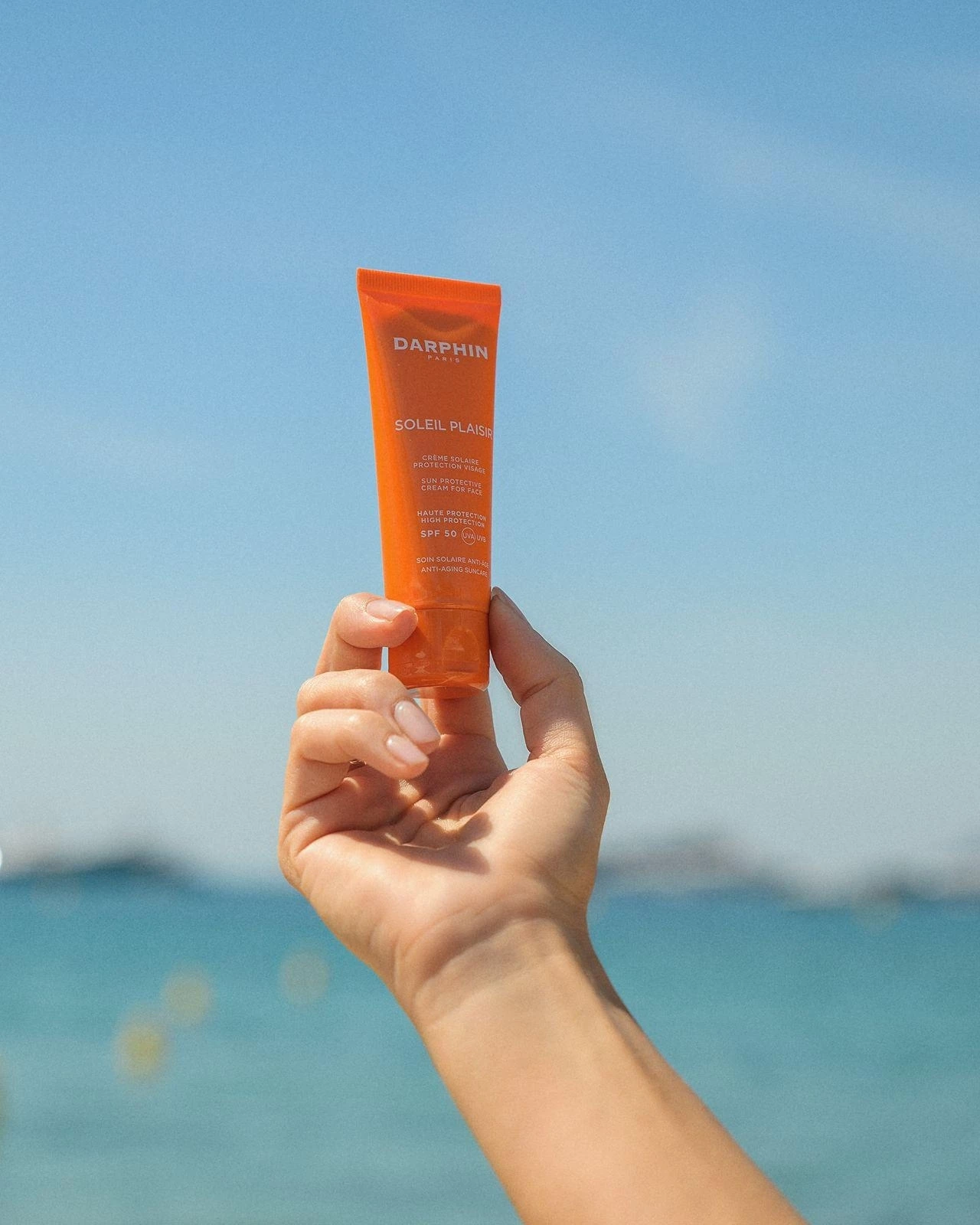 Τόνια Σωτηροπούλου | Το αγαπημένο της αντηλιακό προσώπου προσφέρει αψεγάδιαστη επιδερμίδα