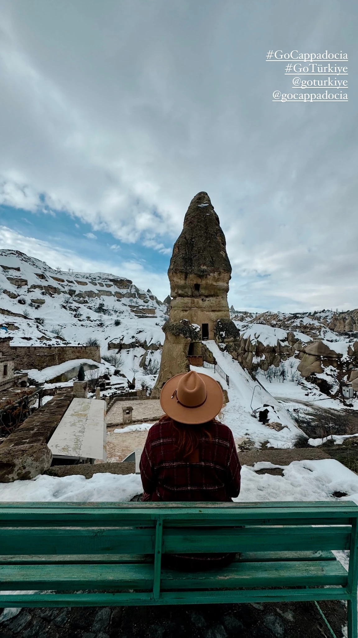 Η Εβελίνα Νικόλιζα έπαθε Angelina Jolie | Η αποκαλυπτική εμφάνιση και το σκίσιμο στο πόδι - εικόνα 2