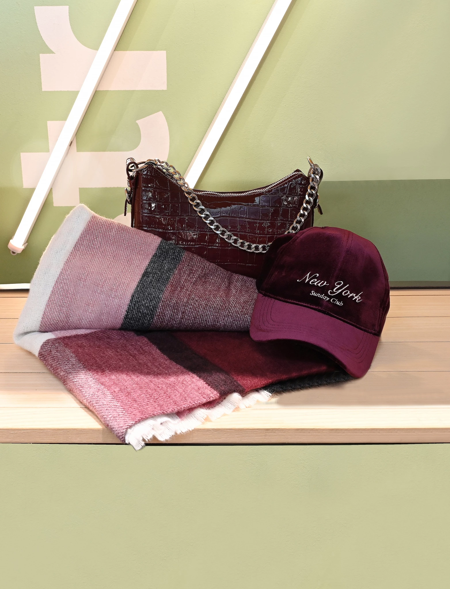 Τα καρό επέστρεψαν στις τάσεις | 9 μοντέρνα items που αξίζει να προσθέσεις στη συλλογή σου